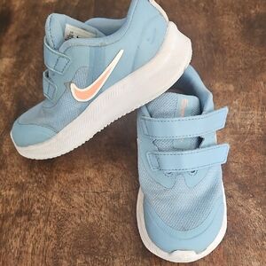 Nike Kids Light Blue Sneakers with White Accents Sz10